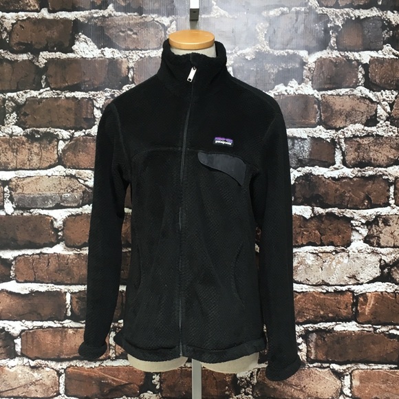 black patagonia fleece jacket